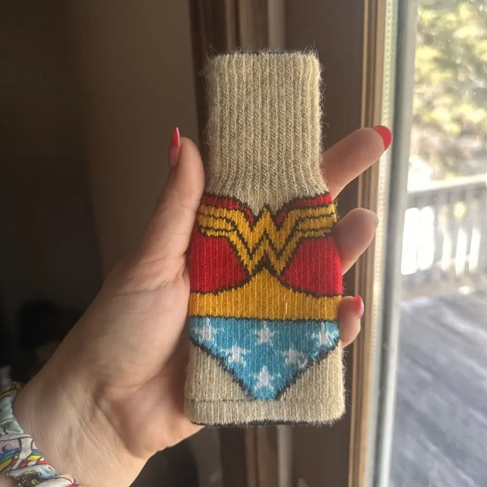 NWOT Freaker DC Comics Wonder Woman Bottle Cover / Insulator Great Gift
